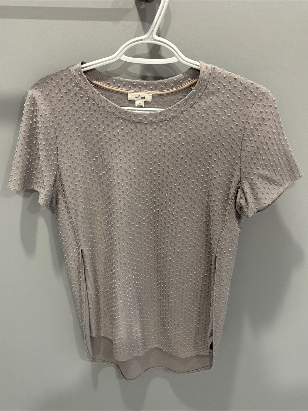 Wilfred Taupe Textured Dot Short Sleeve Tee - Aritzia